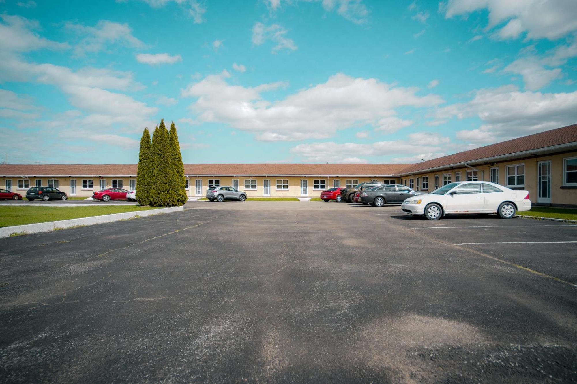 Faulds Motel Sarnia Buitenkant foto