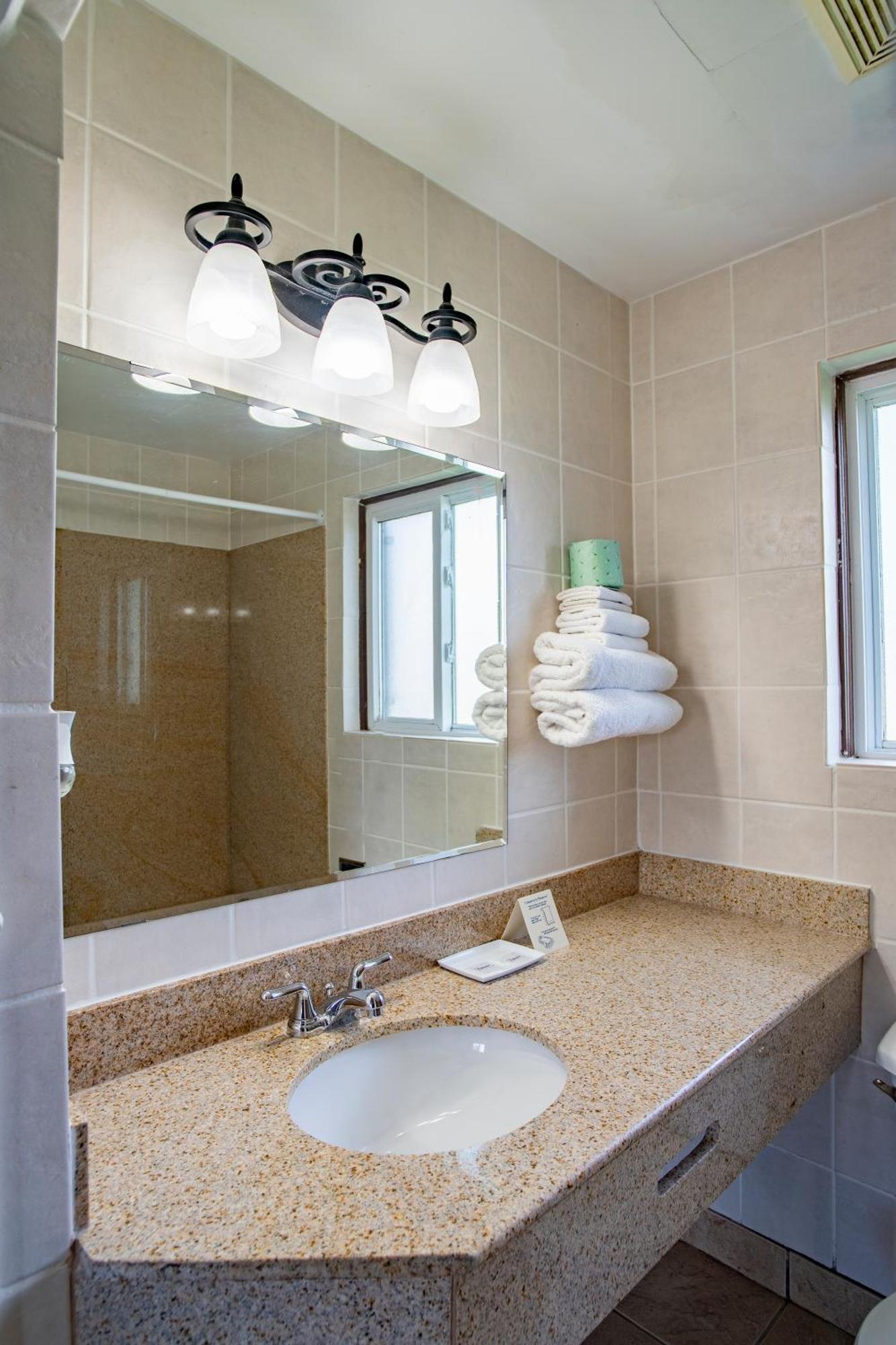 Faulds Motel Sarnia Buitenkant foto